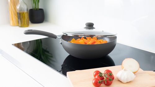 Durastone 28cm Wok with Lid in Grey
